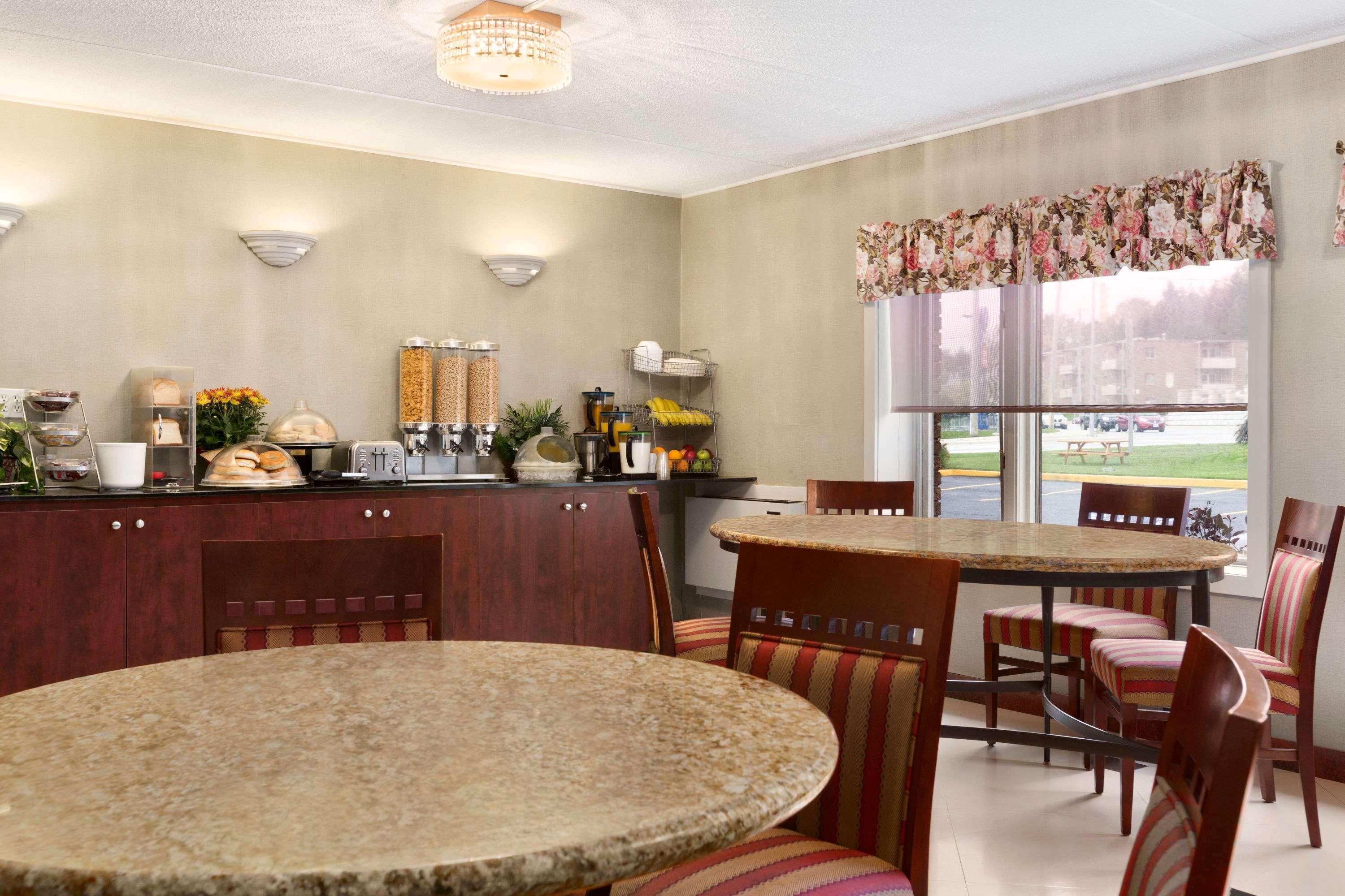 Travelodge By Wyndham Owen Sound On Екстериор снимка