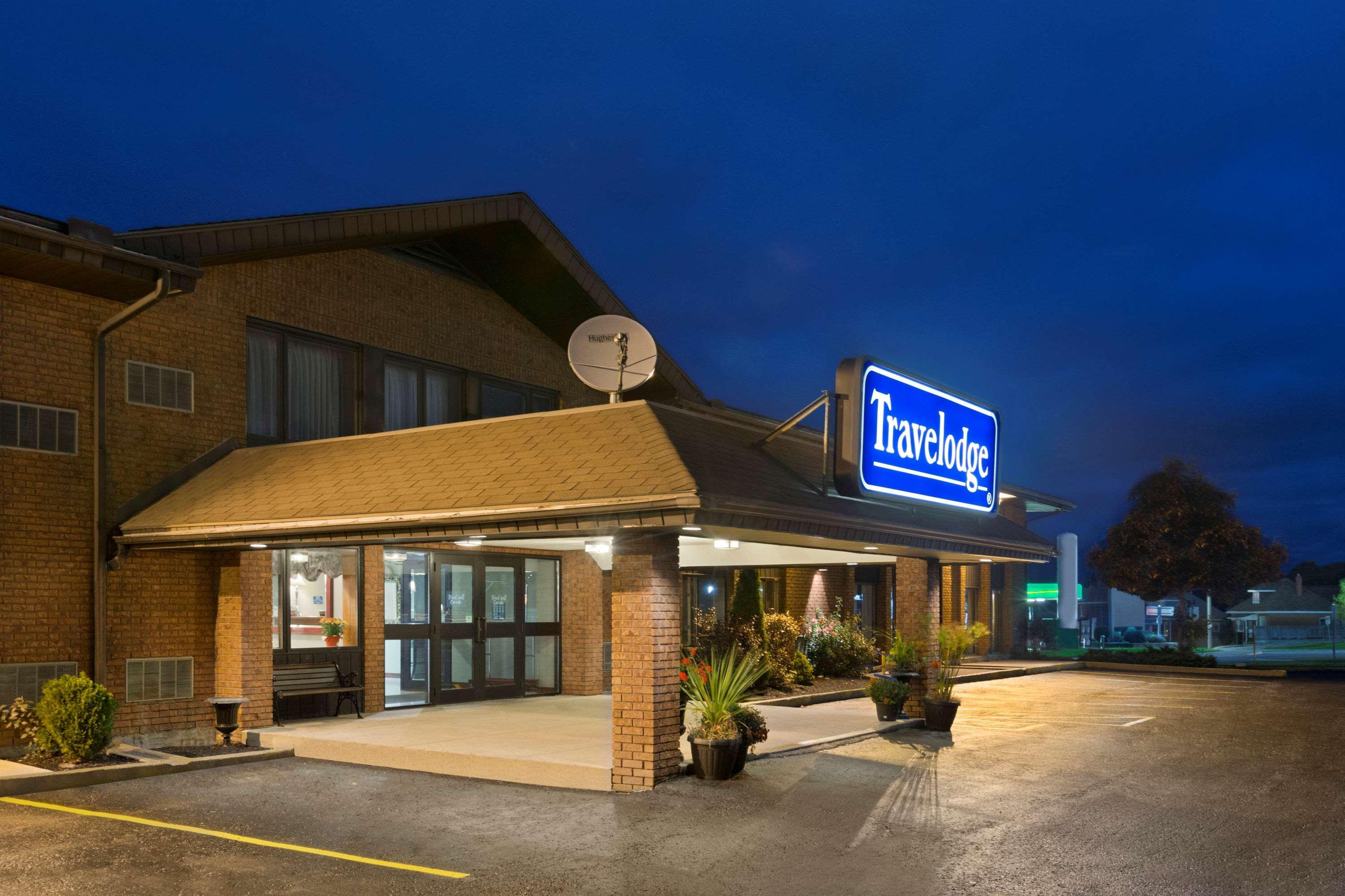 Travelodge By Wyndham Owen Sound On Екстериор снимка
